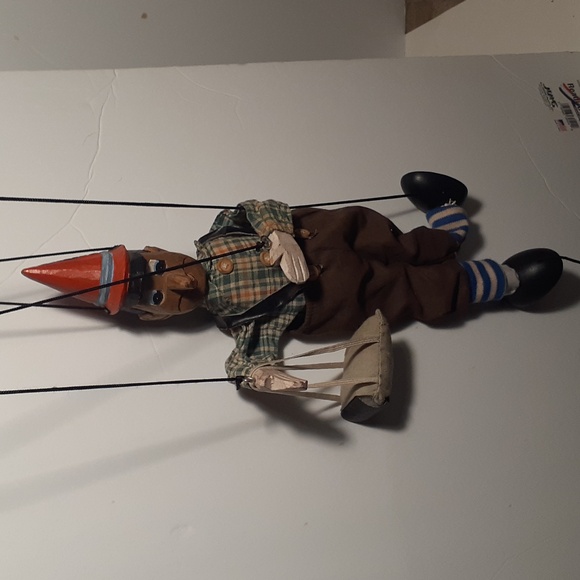 VTG. Pinocchio handcrafted marionette/puppet. Hand carved wood head,hands,feet. - Picture 3 of 4